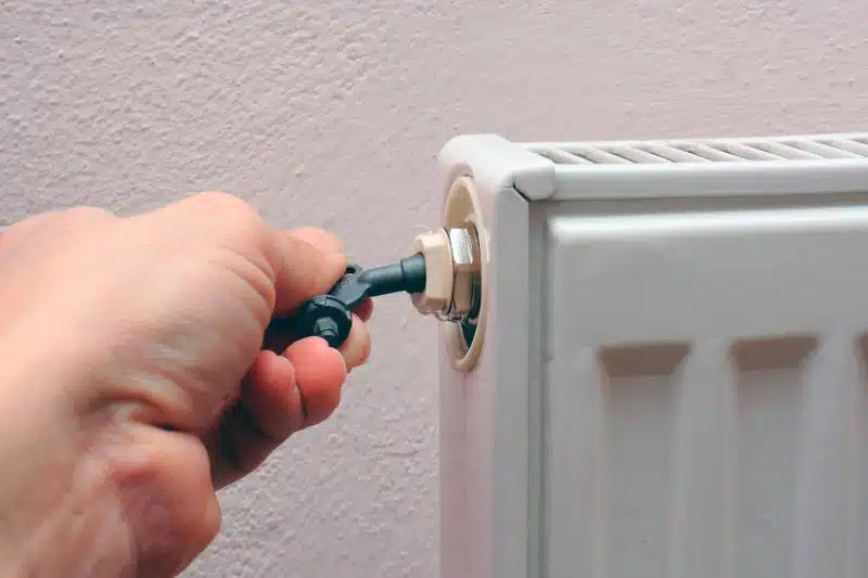 Clé pour purge de radiateur